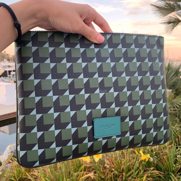 Coach Large Pouch / Clutch w/ cube print - Picture 7 of 8